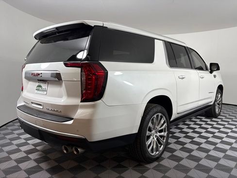 Used 2021 GMC Yukon XL Denali w/ Denali Premium Package AWD/4WD image 8