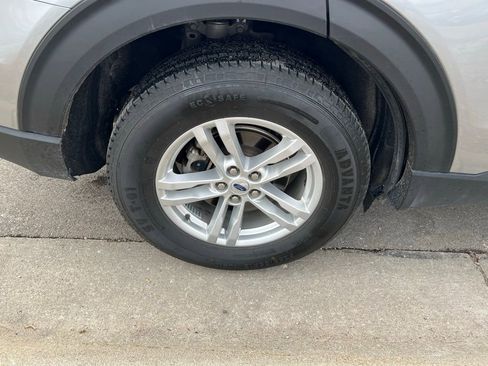 Used 2023 Ford Explorer XLT w/ Equipment Group 202A AWD/4WD image 11