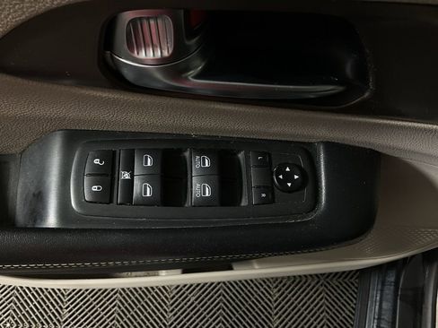 Used 2021 Chrysler Voyager Lxi image 16