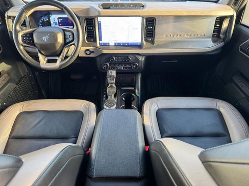Used 2024 Ford Bronco Wildtrak image 11