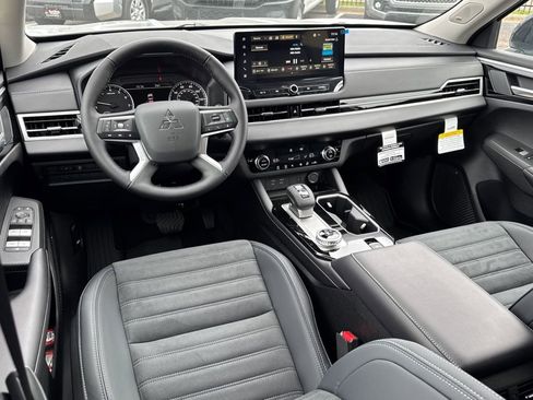 New 2026 Mitsubishi Outlander AWD image 7