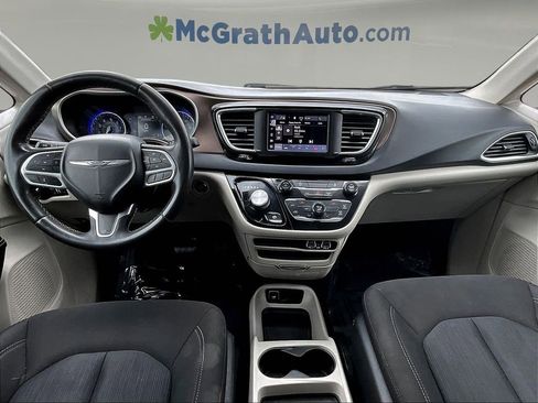 Used 2023 Chrysler Voyager LX FWD image 10