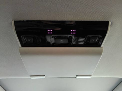 Used 2020 Cadillac Escalade ESV Luxury AWD/4WD image 30