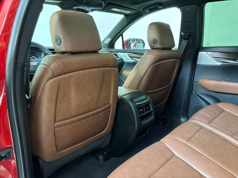Used 2025 Cadillac XT5 Premium Luxury w/ Technology Package FWD image 19