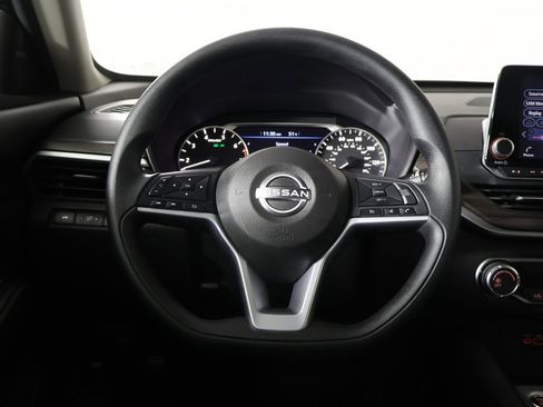 Used 2025 Nissan Altima 2.5 SV image 31