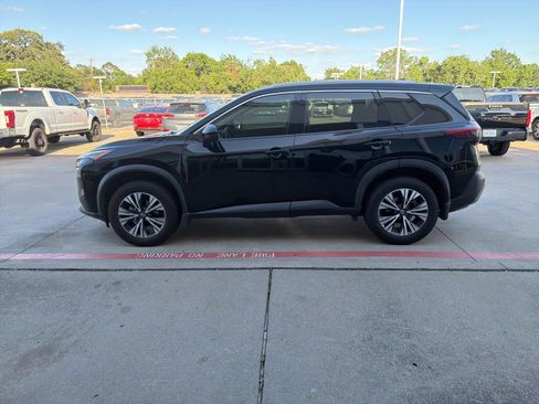 Used 2021 Nissan Rogue SV w/ Premium Package FWD image 6