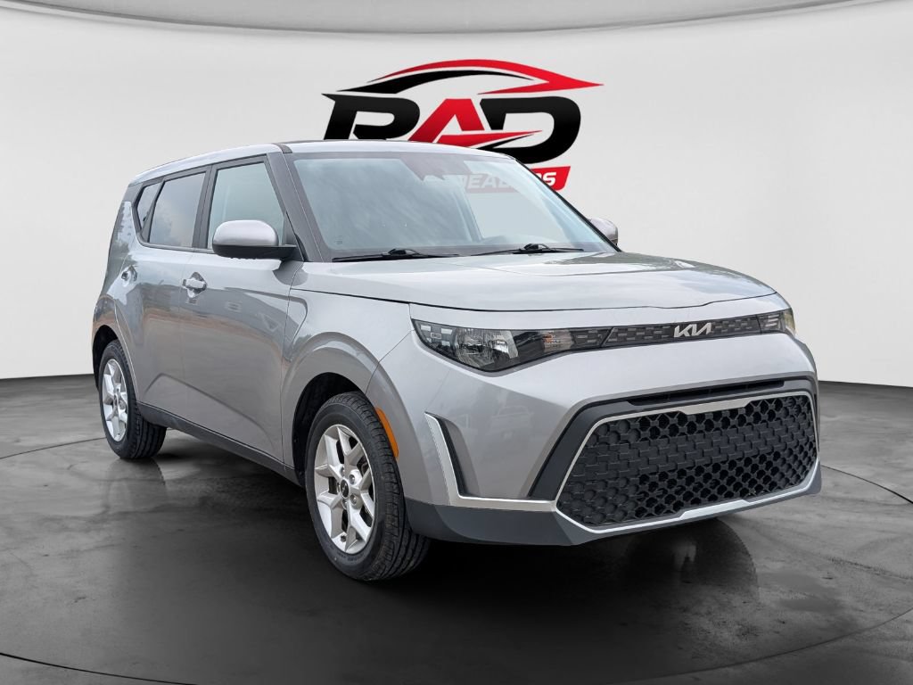 Used 2023 Kia Soul LX w/ LX Technology Package FWD image 1