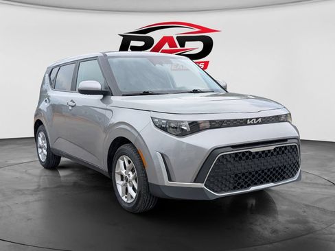 Used 2023 Kia Soul LX w/ LX Technology Package FWD image 1