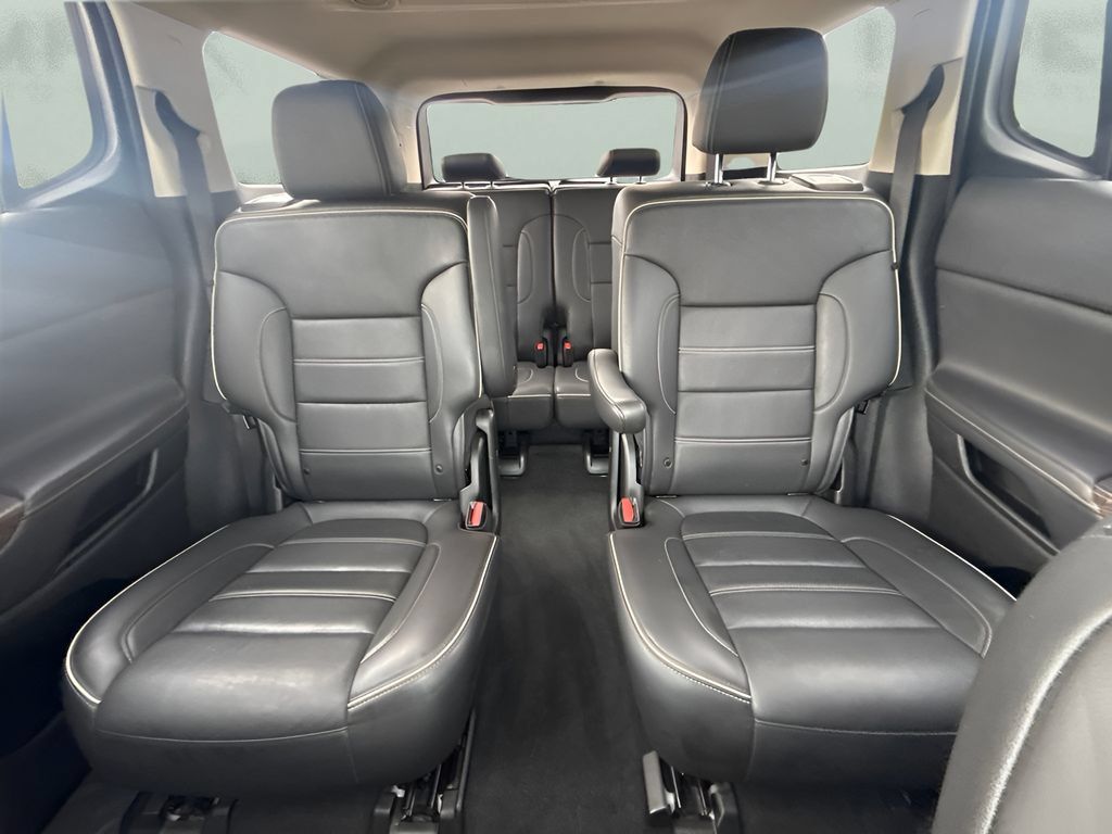 Used 2021 GMC Acadia Denali w/ Denali Technology Package FWD image 7