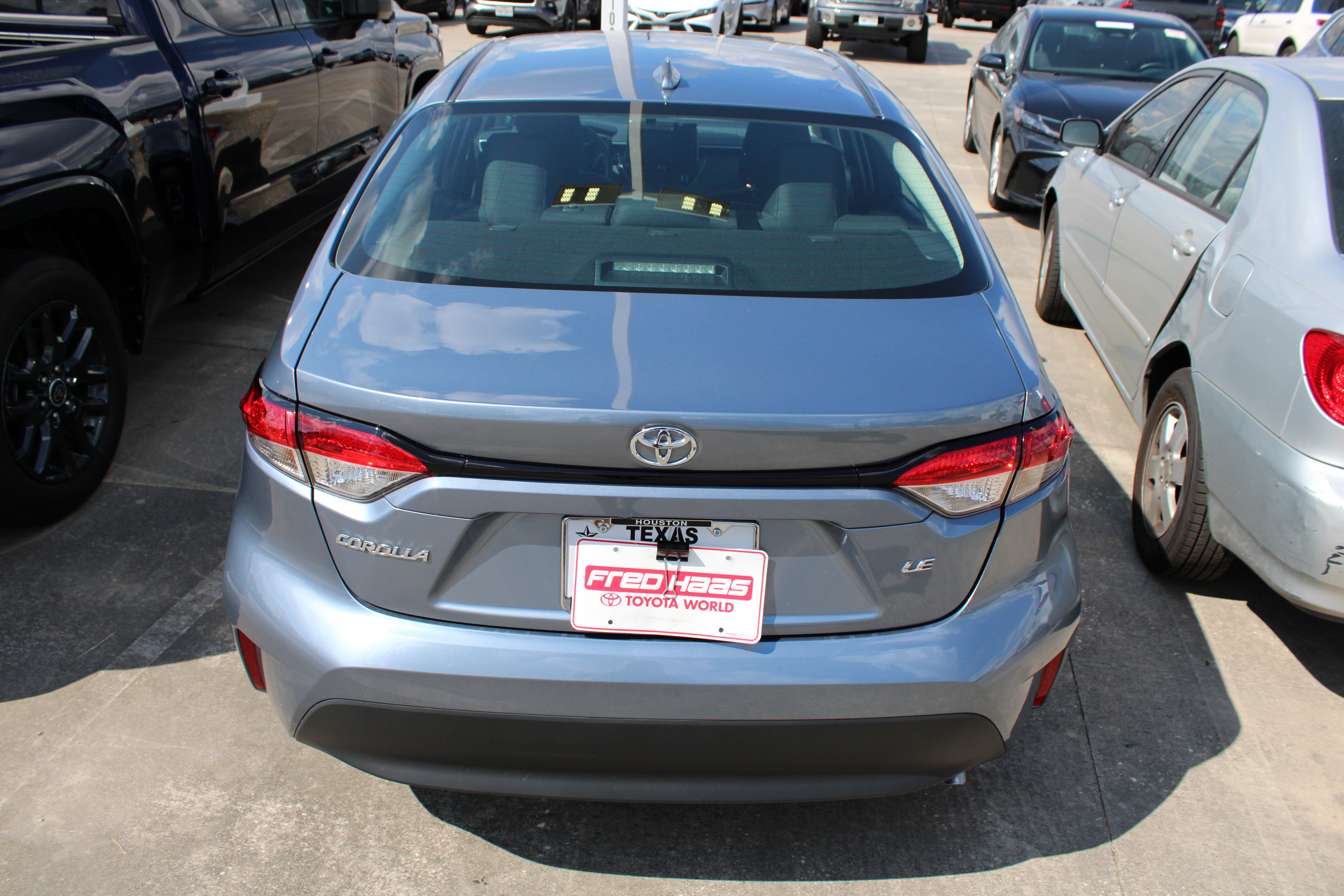 Used 2023 Toyota Corolla LE FWD image 8