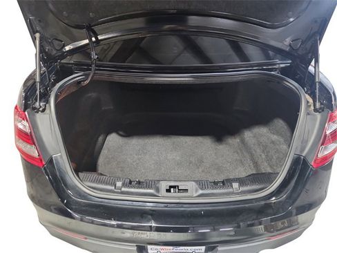 Used 2018 Ford Taurus Limited image 26