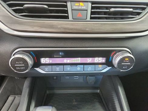 Used 2025 Nissan Altima 2.5 SV w/ SV Special Edition Package image 32