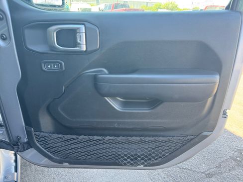 Used 2019 Jeep Wrangler Unlimited Sport S AWD/4WD image 31