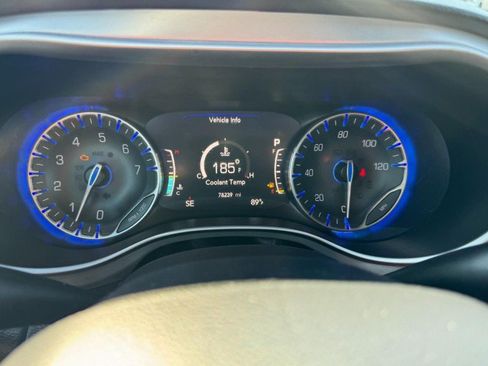 Used 2019 Chrysler Pacifica Touring Plus w/ Advanced Safetytec Group FWD image 24