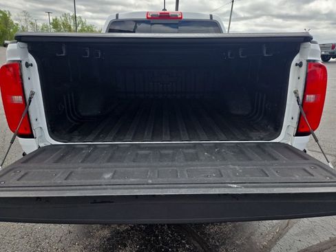 Used 2017 Chevrolet Colorado LT w/ Luxury Package, Chrome AWD/4WD image 9