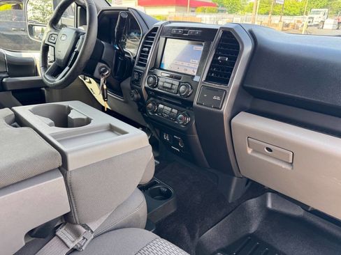 Used 2017 Ford F150 XLT w/ Equipment Group 302A Luxury AWD/4WD image 10