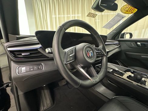 Certified 2025 Buick Enclave Sport Touring image 27