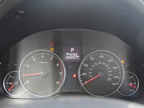 Used 2014 Subaru Legacy 2.5i Premium w/ Moonroof Package AWD/4WD image 27