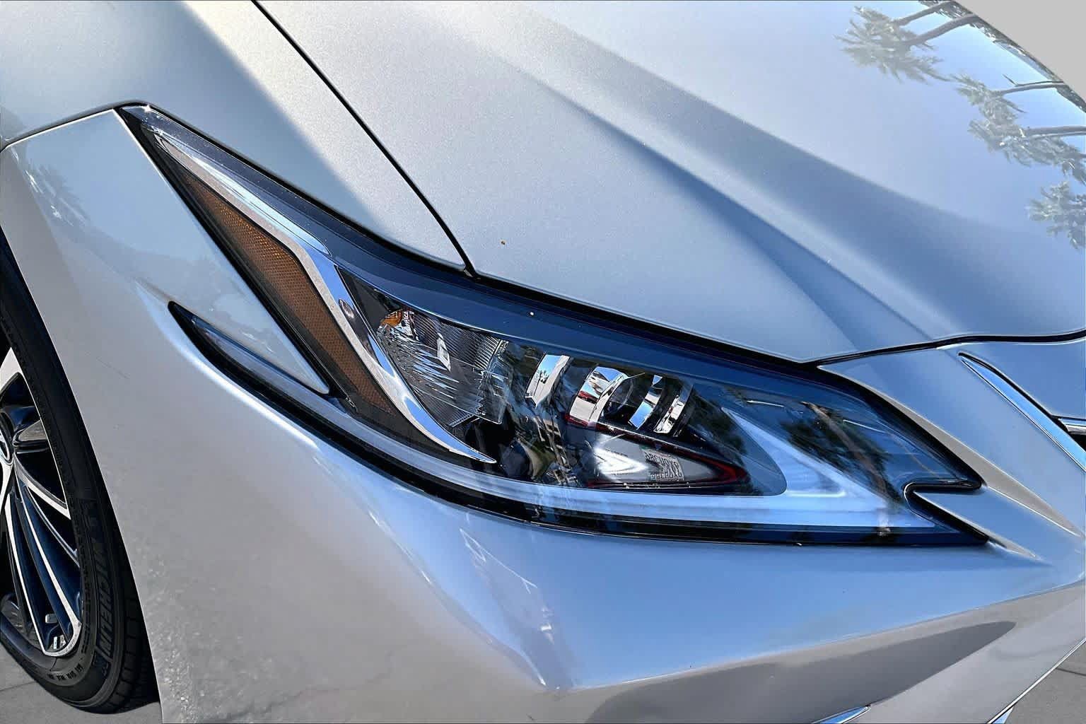 Certified 2023 Lexus ES 300h w/ Premium Package FWD image 26