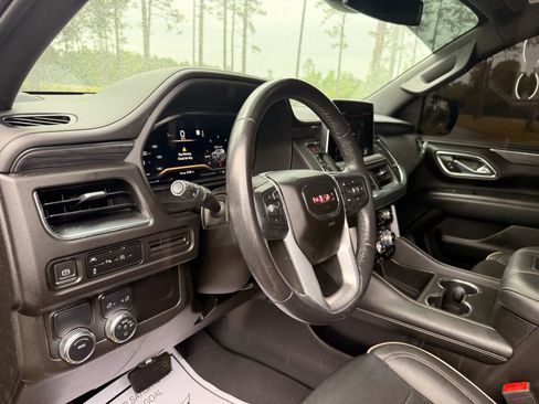 Used 2023 GMC Yukon SLT RWD image 13