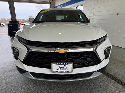 Used 2023 Chevrolet Blazer LT FWD image 3