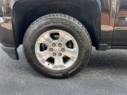 Used 2018 Chevrolet Silverado 1500 LT w/ All Star Edition image 26