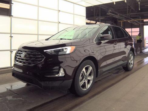 Used 2022 Ford Edge SEL w/ Convenience Package image 2