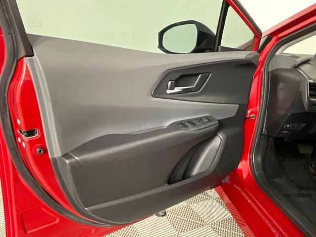 Used 2025 Toyota Prius XLE FWD image 13