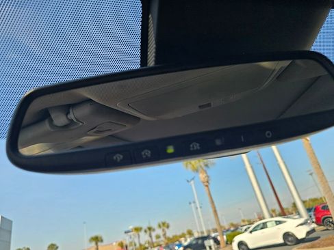 Used 2018 Nissan Rogue SL w/ Premium Package image 23