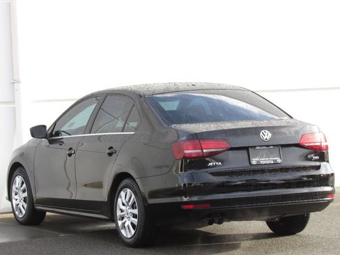 Used 2017 Volkswagen Jetta S image 5