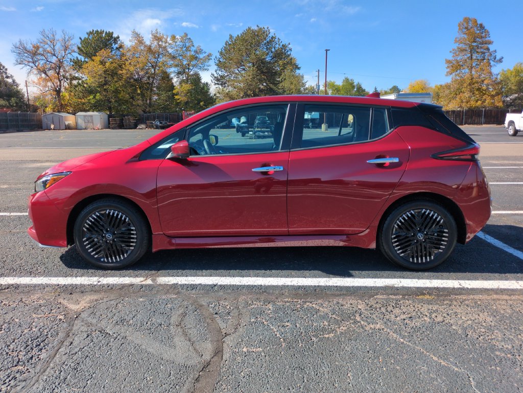 Used 2025 Nissan Leaf SV Plus FWD image 2