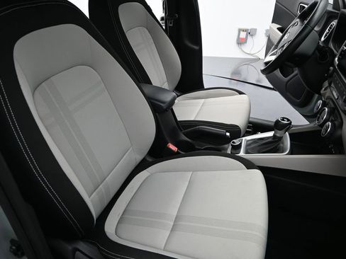 Used 2025 Hyundai Venue SEL FWD image 7