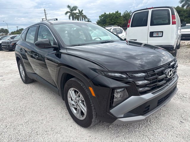 Used 2025 Hyundai Tucson SE FWD image 3