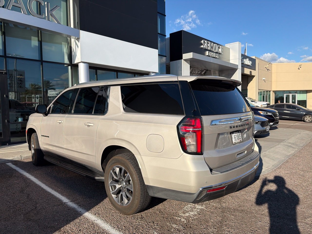 Used 2021 Chevrolet Suburban LT w/ LT Signature Plus Package RWD image 12