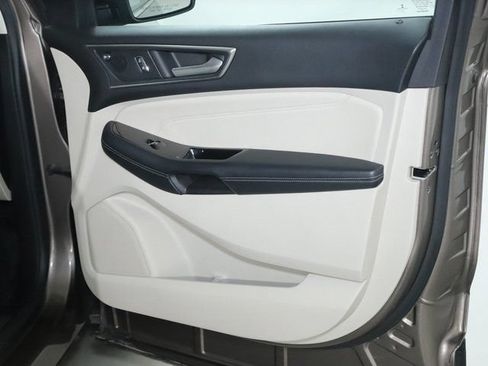 Used 2019 Ford Edge Titanium w/ Equipment Group 301A AWD/4WD image 35