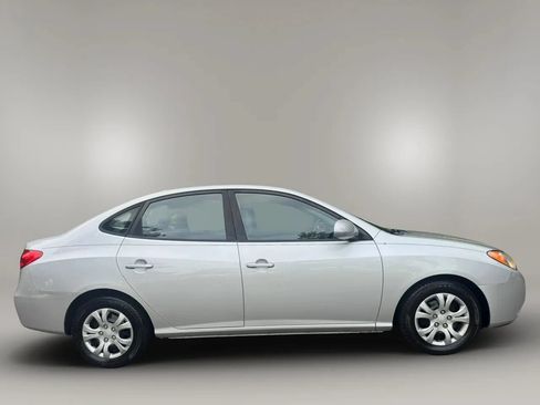 Used 2010 Hyundai Elantra GLS FWD image 4