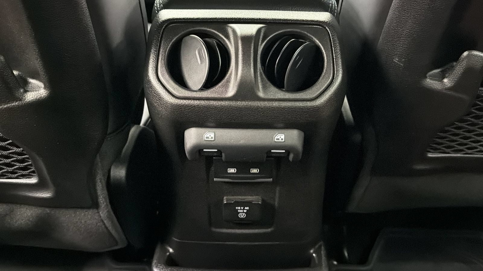 Used 2024 Jeep Wrangler High Altitude AWD/4WD image 34