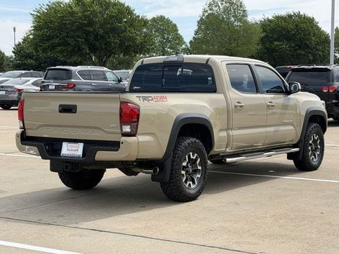 Used 2019 Toyota Tacoma TRD Off-Road w/ Technology Package AWD/4WD image 4