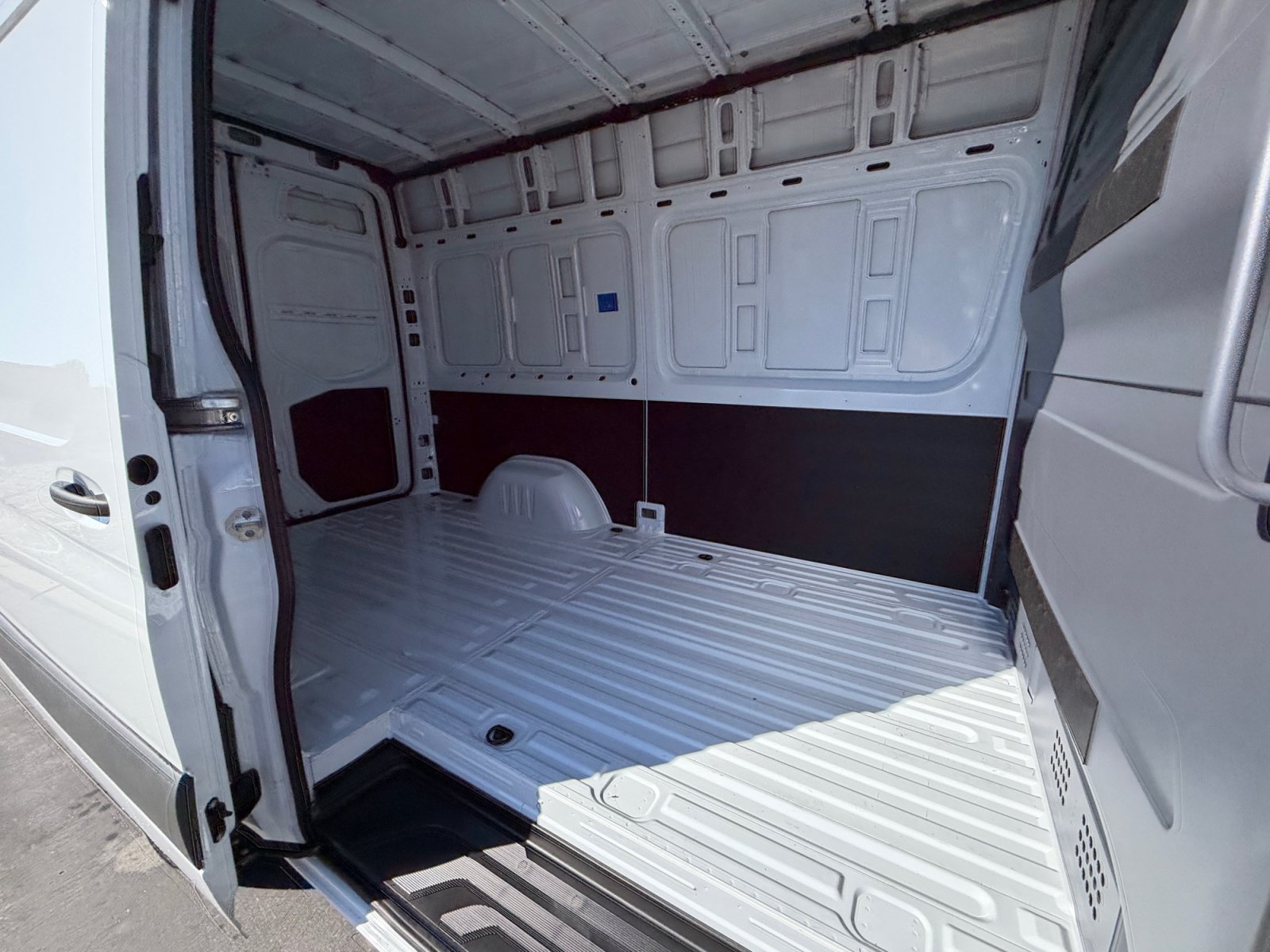 New 2026 Mercedes-Benz Sprinter 2500 image 17