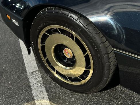 Used 1987 Chevrolet Corvette Coupe image 16