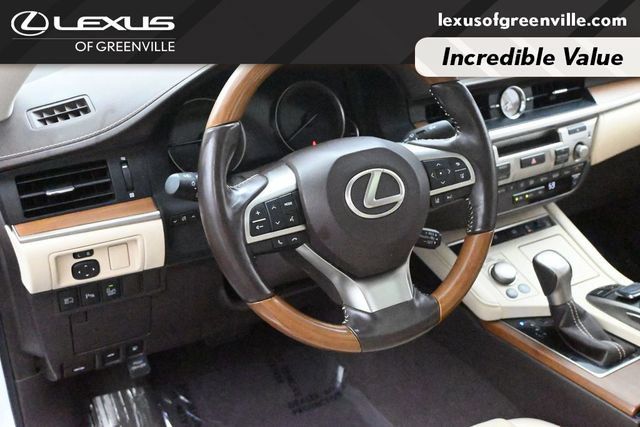 Used 2017 Lexus ES 300h w/ Luxury Package FWD image 26