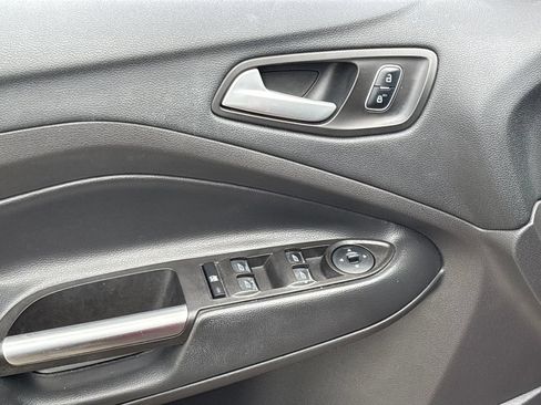 Used 2017 Ford Escape SE FWD image 17