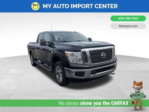 Used 2018 Nissan Titan SV w/ SV Convenience Package AWD/4WD image 1