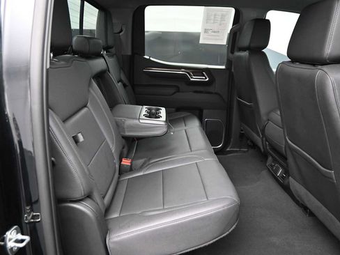 Used 2023 Chevrolet Silverado 1500 LT w/ Leather Package AWD/4WD image 40