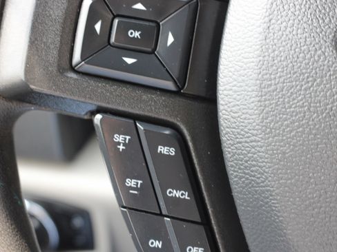Used 2022 Ford F250 XL w/ Power Equipment Group AWD/4WD image 15