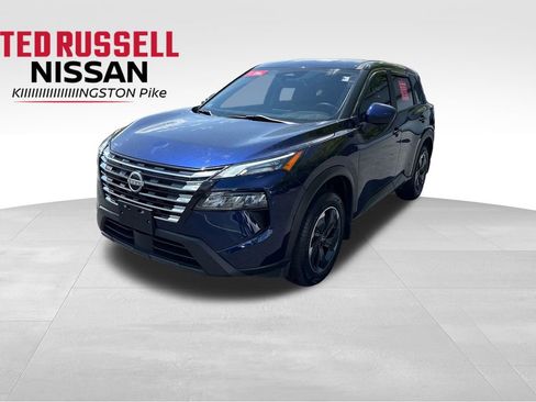 Used 2024 Nissan Rogue SV AWD/4WD image 1