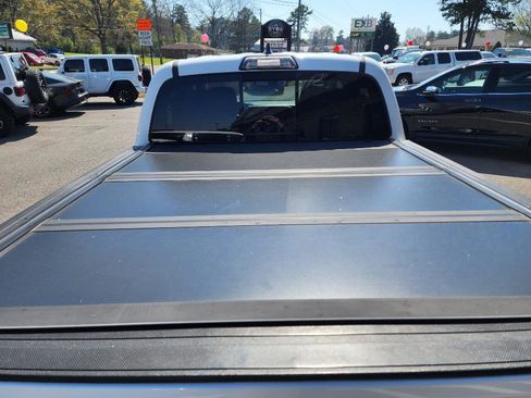 Used 2019 Toyota Tacoma SR5 image 5