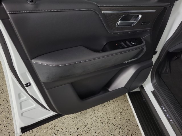 Certified 2026 INFINITI QX80 Luxe RWD image 23