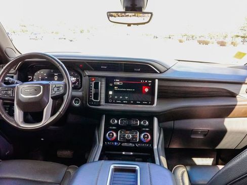 Used 2022 GMC Yukon XL Denali w/ Denali Ultimate Package image 15