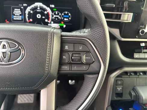 Used 2025 Toyota Sequoia SR5 image 27